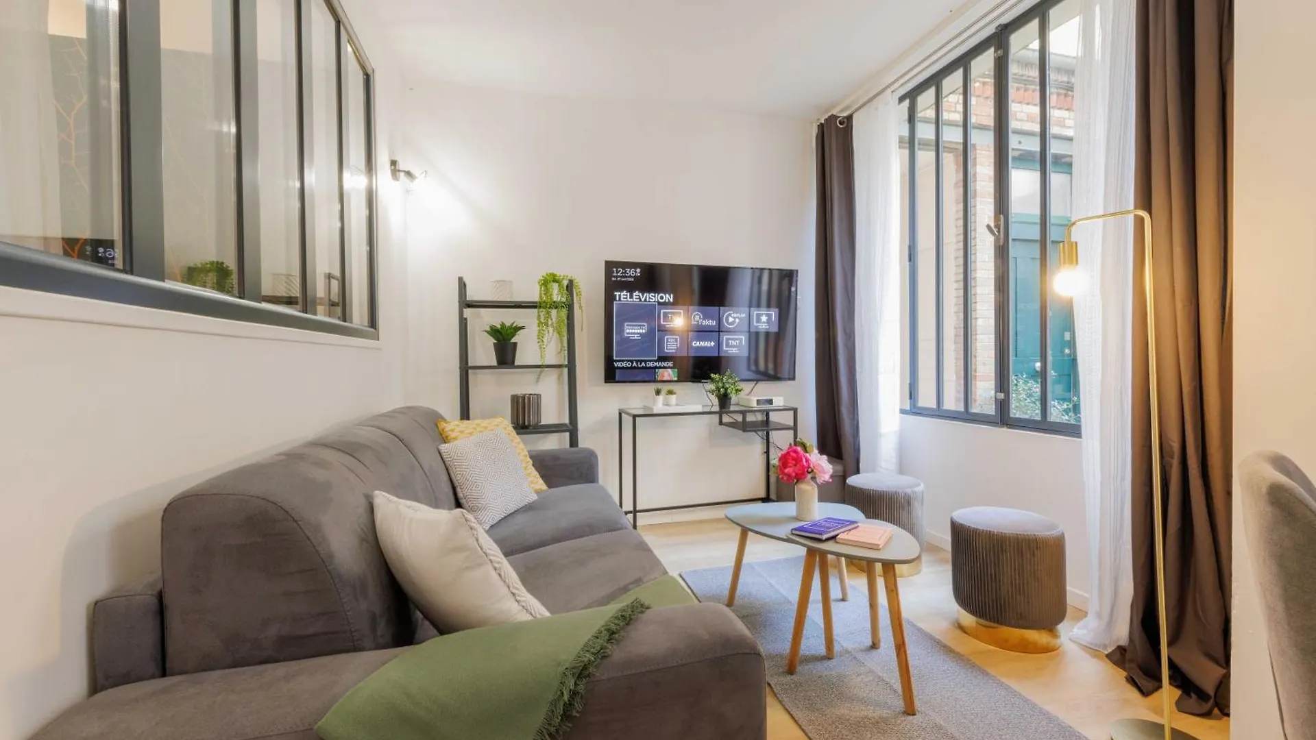 Amazing Apartment Gare De L'Est Republique Paris 0*,  France